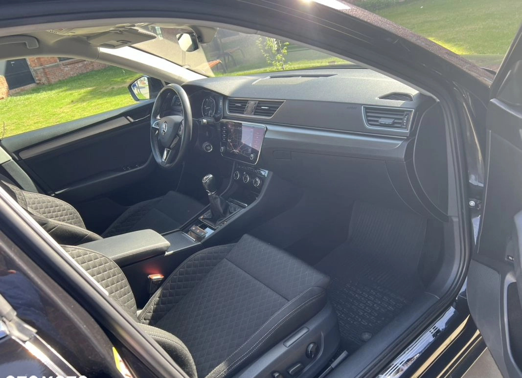 Skoda Superb cena 74500 przebieg: 189000, rok produkcji 2019 z Kowary małe 352